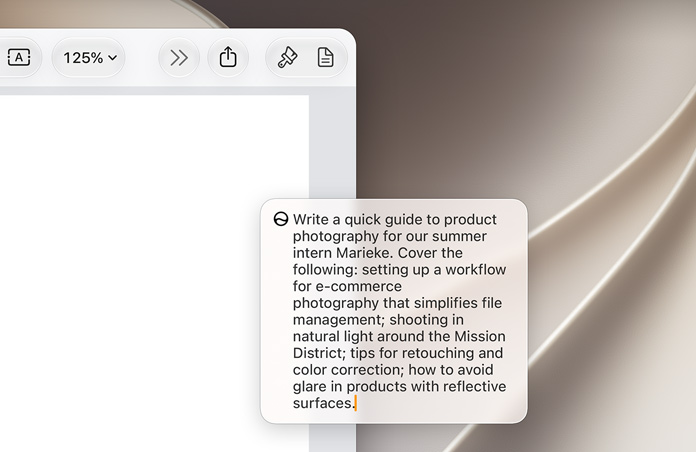Na obrazovce MacBooku je pole funkce Upravit pomocí Siri nad dokumentem bez názvu, který popisuje fotografický postup pro nového člena týmu