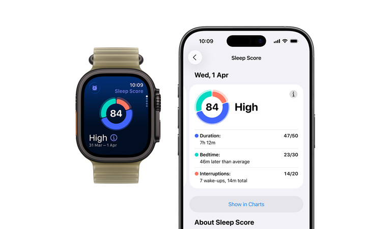 Apple Watch Ultra 4, titanové pouzdro, černá barva, kruhový graf a číselné vyjádření spánkového skóre, Oceánský řemínek, průsvitně chaluhová barva (světlá hnědozelená), úplná analýza spánku otevřená na spárovaném iPhonu
