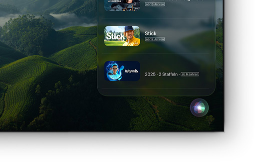 Ein Flachbildfernseher mit einer Liste von Apple TV Filmen und Serien