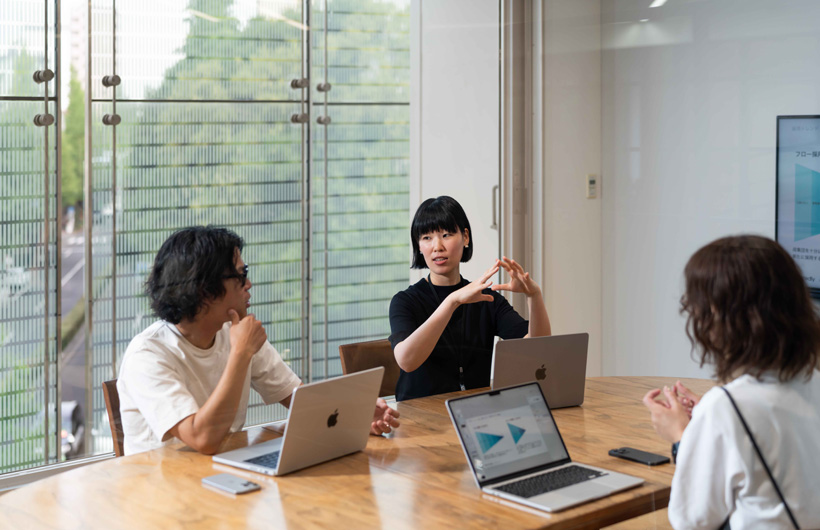すべての社員がMacを使っているので、チームの共同作業もシンプルで効率的です。