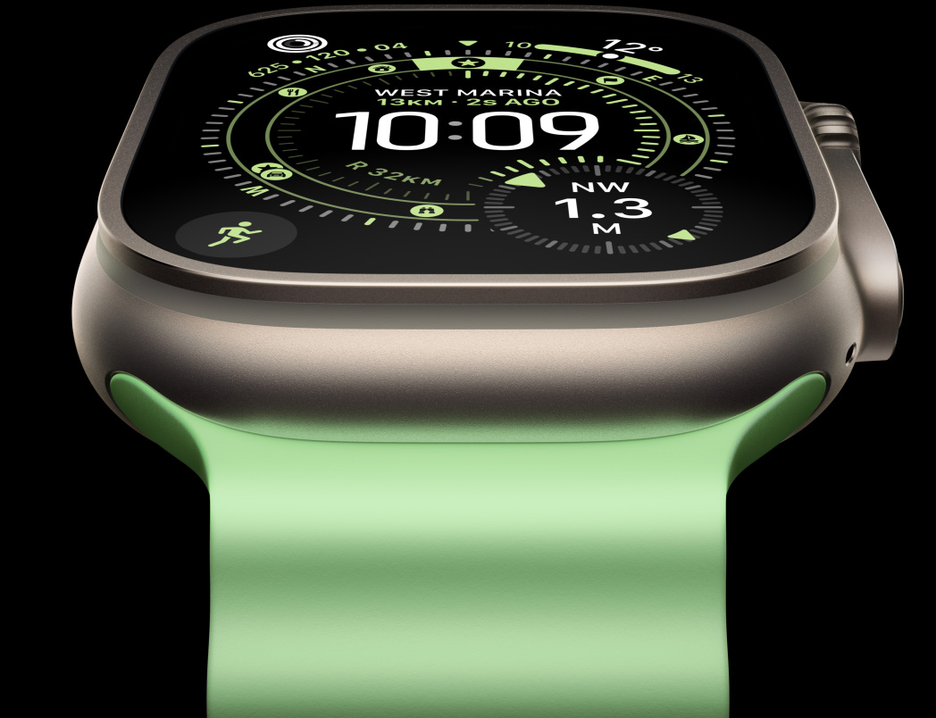 „Apple Watch Ultra 3“, titano korpusas, natūrali spalva, kompasas orientavimosi ciferblate, „Ocean“ dirželis, neono žalia spalva