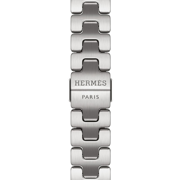 Apple Watch Hermès Series 12 Grand H Fin band detail, satiné colour, Hermès logo engraved on buckle