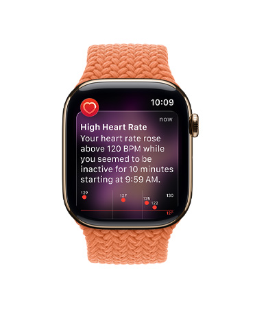 Apple Watch Series 11, carcasă din titan, culoare Auriu, notificare frecvență cardiacă crescută, brățară împletită Solo, culoare Turmeric