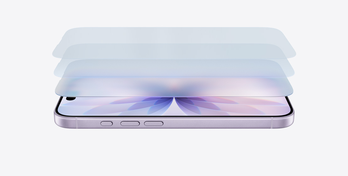 iPhone 17 dispus orizontal pe partea laterală, pe culoarea Lavandă, cu un design stratificat care prezintă Ceramic Shield 2
