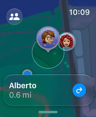Ein Display zeigt die «Wo ist?» App, um den Standort einer Person zu erhalten.